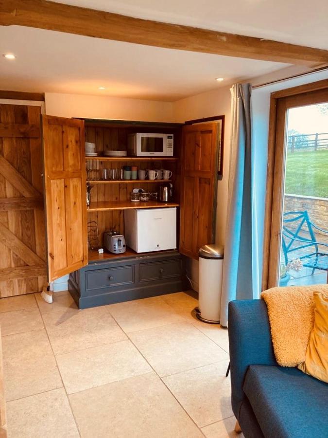 2 Beds & Living In Our Idyllic Country Cottage ベドフォード エクステリア 写真
