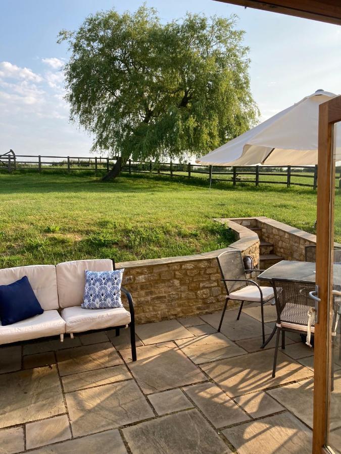 2 Beds & Living In Our Idyllic Country Cottage ベドフォード エクステリア 写真